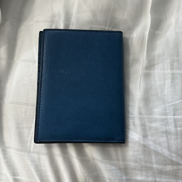 Authentic Men’s Coach Passport Case - Picture 3 of 3